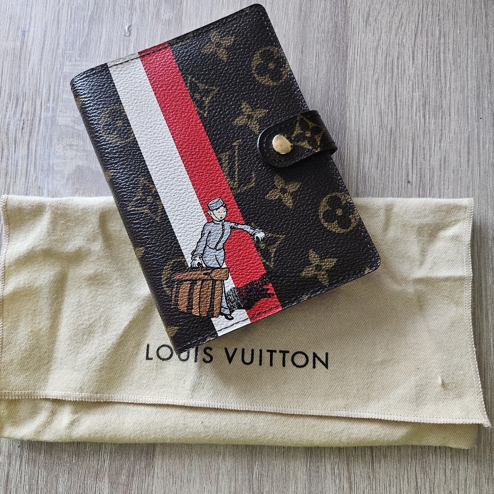 Louis Vuitton Monogram Small Ring Agenda